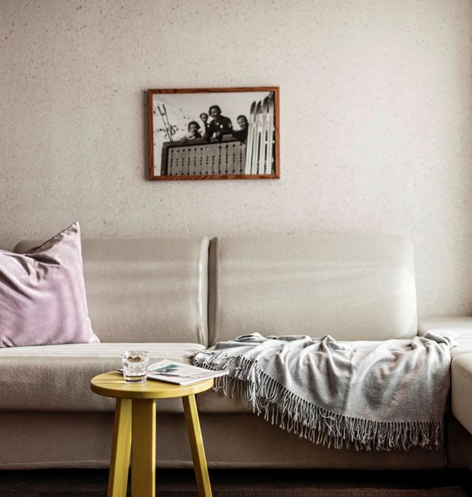 The couch in the apartments Cortina 1932 and Marmolata 1928